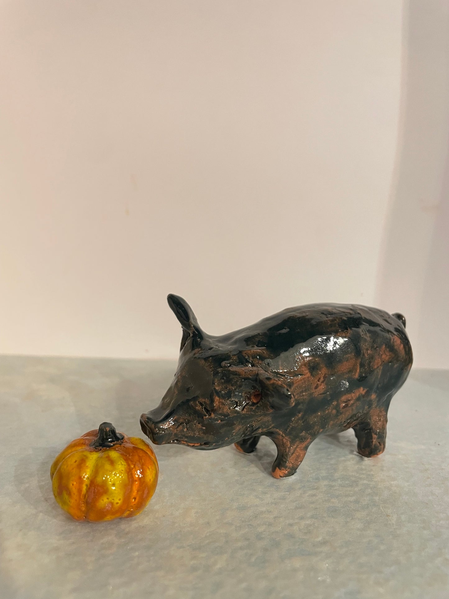Petit cochon et citrouille en céramique