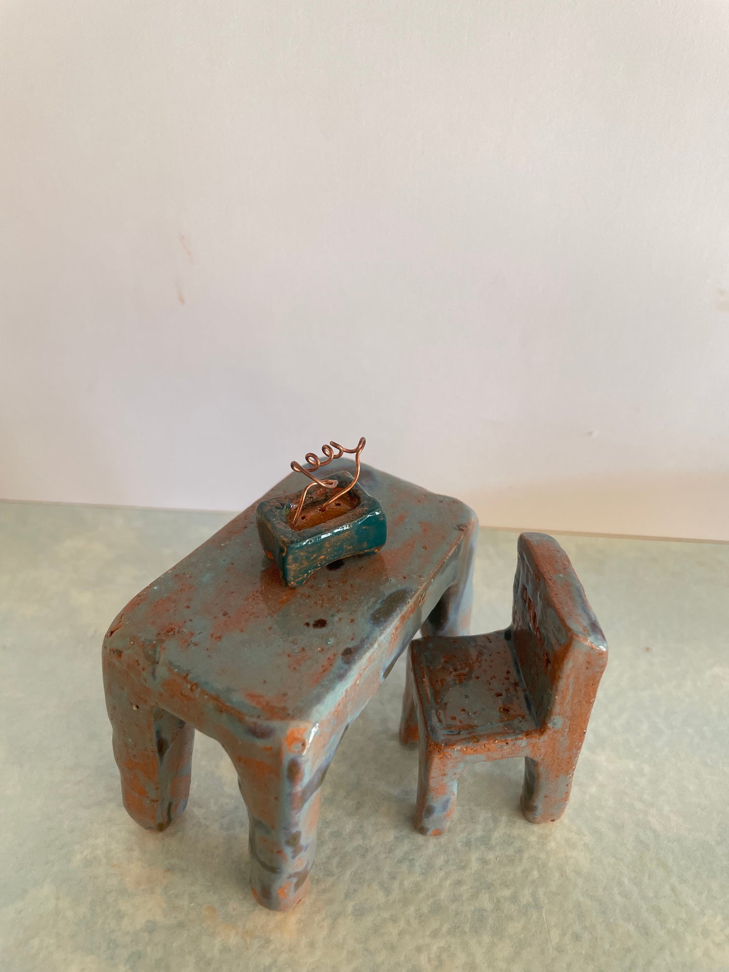 Mini Table et chaise en céramique