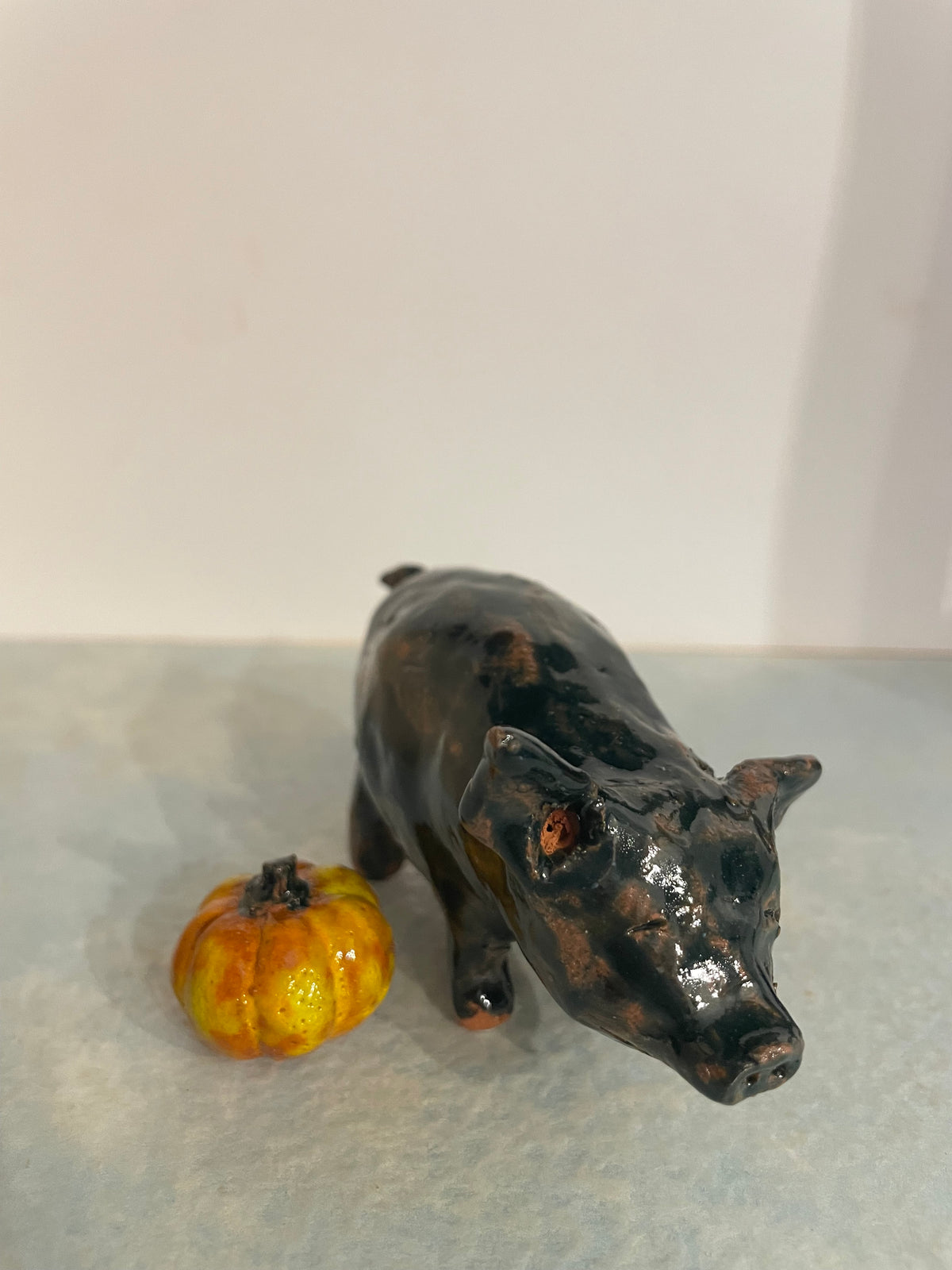 Petit cochon et citrouille en céramique